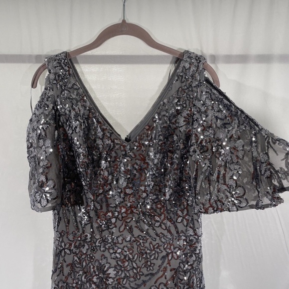 NEW $259‎ Alex Evenings [ 10 ] Sequin Lace Cold Shoulder Trumpet Gown Silver - Picture 9 of 13